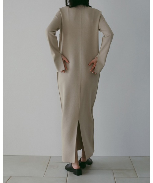 anuke(アンヌーク)の「Knit Polo Onepiece(ワンピース・レディース・チャコールグレー/ベージュ・36inch/38inch)」の3枚目の写真