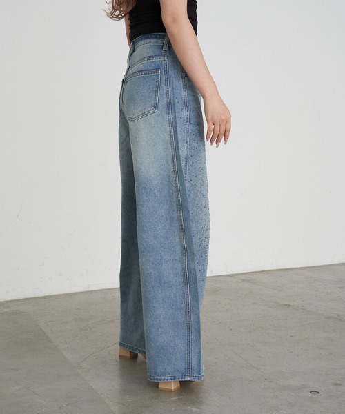 RAY CASSIN（レイカズン）の「ラインストーンバレルデニムパンツ