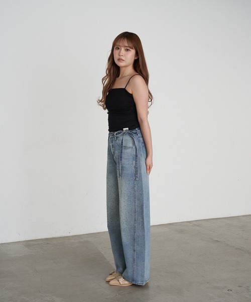 RAY CASSIN（レイカズン）の「ラインストーンバレルデニムパンツ
