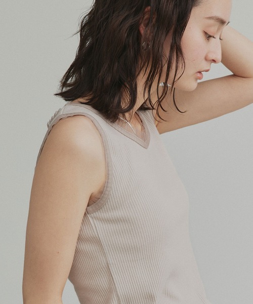 ad thie（アドティエ）の「チュール リブ タンクトップ（タンクトップ・レディース・ブラック/グレイッシュベージュ/オフホワイト/ブラウン・MEDIUM/LARGE）」の22枚目の写真