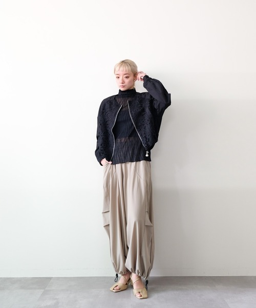 DOLLUPOOPS(ドールアップウップス)の「Lace Combination Zip-up Blouson(レース切替ジップアップブルゾン)(ブルゾン・レディース・ブラック/ベージュ・FREE)」の6枚目の写真