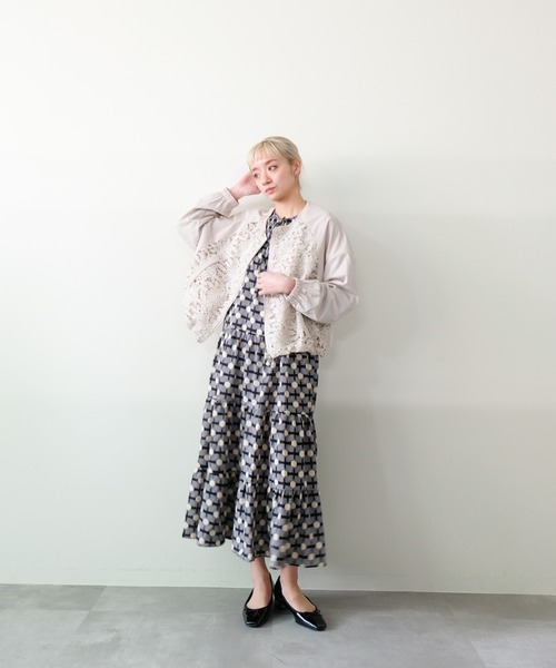 DOLLUPOOPS(ドールアップウップス)の「Lace Combination Zip-up Blouson(レース切替ジップアップブルゾン)(ブルゾン・レディース・ブラック/ベージュ・FREE)」の5枚目の写真