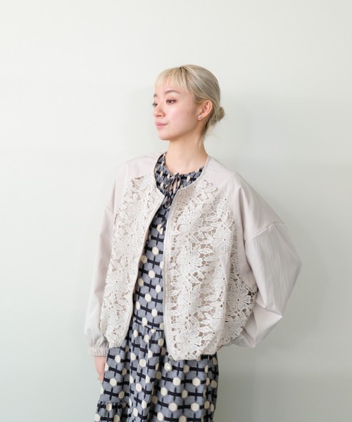 DOLLUPOOPS(ドールアップウップス)の「Lace Combination Zip-up Blouson(レース切替ジップアップブルゾン)(ブルゾン・レディース・ブラック/ベージュ・FREE)」の13枚目の写真