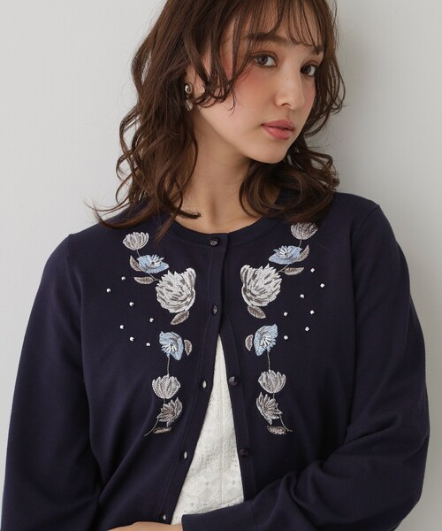 Sunauna(スーナウーナ)の「【SS~Lサイズ展開/フラワー刺繍】クラフトカーディガン(カーディガン/ボレロ・レディース・ナチュラル/パープル/ネイビー・34/38/40)」の11枚目の写真