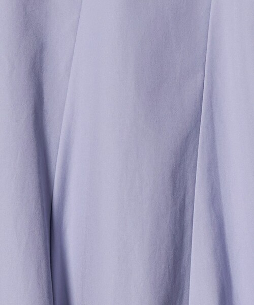 UNITED ARROWS（ユナイテッドアローズ）の「バイアス フレア チュニック ブラウス ‐ウォッシャブル‐（シャツ/ブラウス・レディース・オフホワイト/ネイビー/ライラック・36/38）」の8枚目の写真