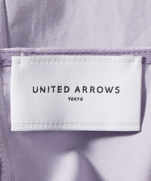 UNITED ARROWS（ユナイテッドアローズ）の「バイアス フレア チュニック ブラウス ‐ウォッシャブル‐（シャツ/ブラウス・レディース・オフホワイト/ネイビー/ライラック・36/38）」の5枚目の写真