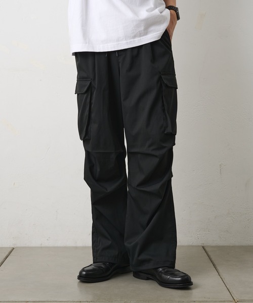 COLONY 2139（コロニートゥーワンスリーナイン）の「ストレッチツイルカーゴパンツ（カーゴパンツ・メンズ・ブラック/ホワイト/ブラウン・LARGE/MEDIUM）」の2枚目の写真