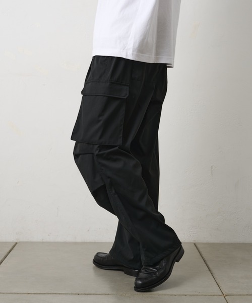 COLONY 2139（コロニートゥーワンスリーナイン）の「ストレッチツイルカーゴパンツ（カーゴパンツ・メンズ・ブラック/ホワイト/ブラウン・LARGE/MEDIUM）」の12枚目の写真
