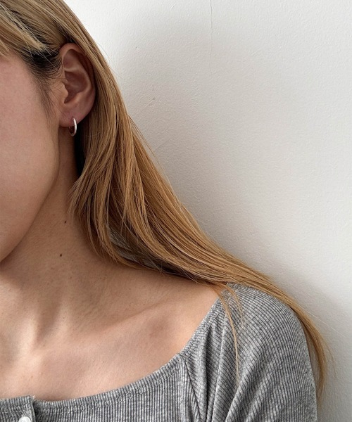 CANAL JEAN(キャナルジーン)の「Pt 【Silver925】THINフープシルバーピアス(ピアス(両耳用)・レディース・シルバー・ONE SIZE)」の1枚目の写真