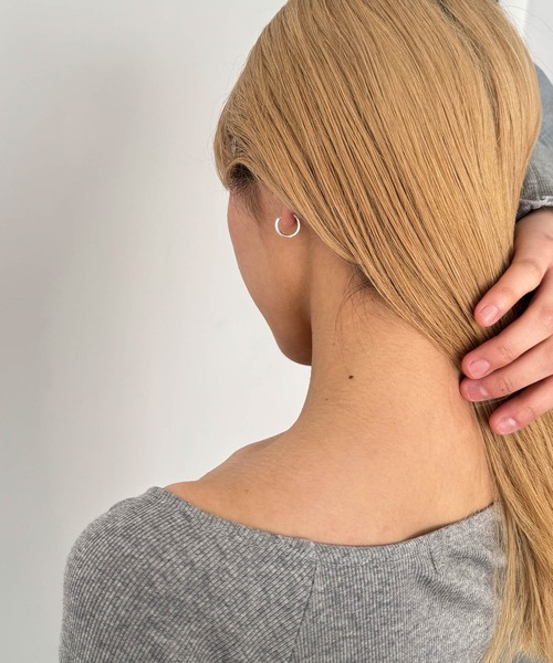 CANAL JEAN(キャナルジーン)の「Pt 【Silver925】THINフープシルバーピアス(ピアス(両耳用)・レディース・シルバー・ONE SIZE)」の3枚目の写真