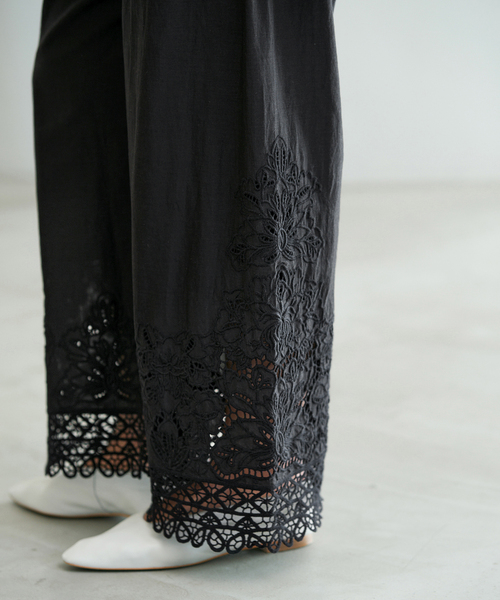 IENA（イエナ）の「カットワークレースパンツ（その他パンツ・レディース・ブラック/ホワイト・38/36）」の9枚目の写真
