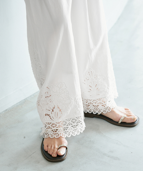 IENA（イエナ）の「カットワークレースパンツ（その他パンツ・レディース・ブラック/ホワイト・38/36）」の18枚目の写真