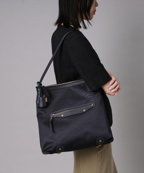 TOFF&LOADSTONE（トフアンドロードストーン）の「Key one handle（キーワンハンドル）（ハンドバッグ・レディース・ブラック/ネイビー・00）」の5枚目の写真