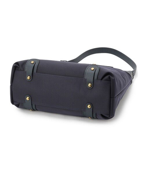 TOFF&LOADSTONE（トフアンドロードストーン）の「Key one handle（キーワンハンドル）（ハンドバッグ・レディース・ブラック/ネイビー・00）」の12枚目の写真