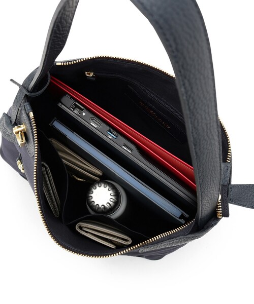 TOFF&LOADSTONE（トフアンドロードストーン）の「Key one handle（キーワンハンドル）（ハンドバッグ・レディース・ブラック/ネイビー・00）」の15枚目の写真