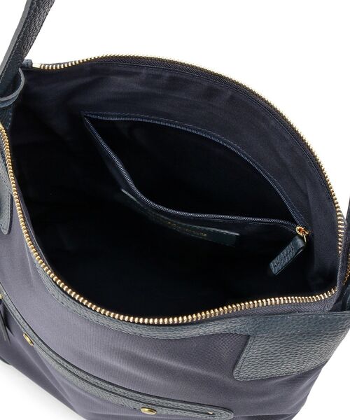 TOFF&LOADSTONE（トフアンドロードストーン）の「Key one handle（キーワンハンドル）（ハンドバッグ・レディース・ブラック/ネイビー・00）」の16枚目の写真