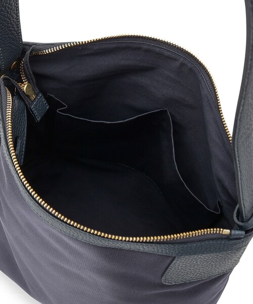 TOFF&LOADSTONE（トフアンドロードストーン）の「Key one handle（キーワンハンドル）（ハンドバッグ・レディース・ブラック/ネイビー・00）」の17枚目の写真