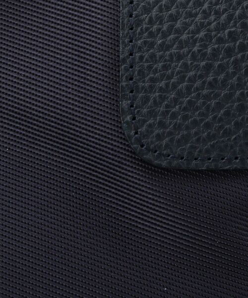 TOFF&LOADSTONE（トフアンドロードストーン）の「Key one handle（キーワンハンドル）（ハンドバッグ・レディース・ブラック/ネイビー・00）」の22枚目の写真