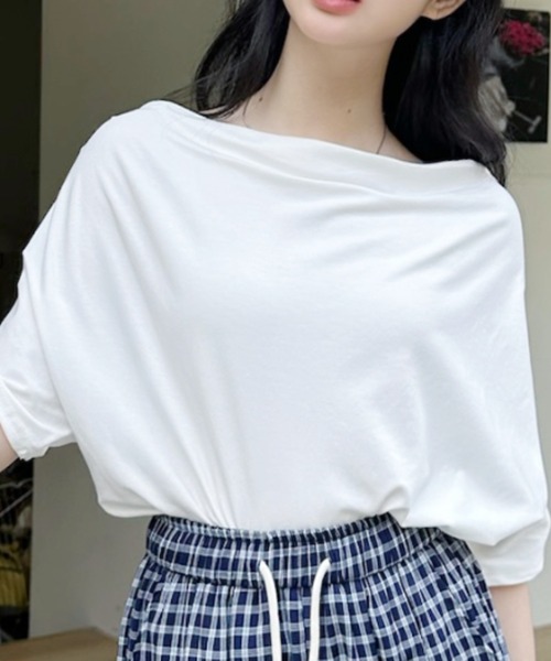 Ada.(エイダ)の「ドレープ ネック デザイン 肩開き カットソー(Tシャツ/カットソー・レディース・グレー/ブラック/ホワイト/ベージュ・FREE)」の5枚目の写真