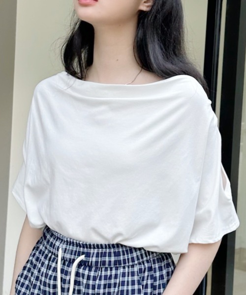 Ada.(エイダ)の「ドレープ ネック デザイン 肩開き カットソー(Tシャツ/カットソー・レディース・グレー/ブラック/ホワイト/ベージュ・FREE)」の8枚目の写真
