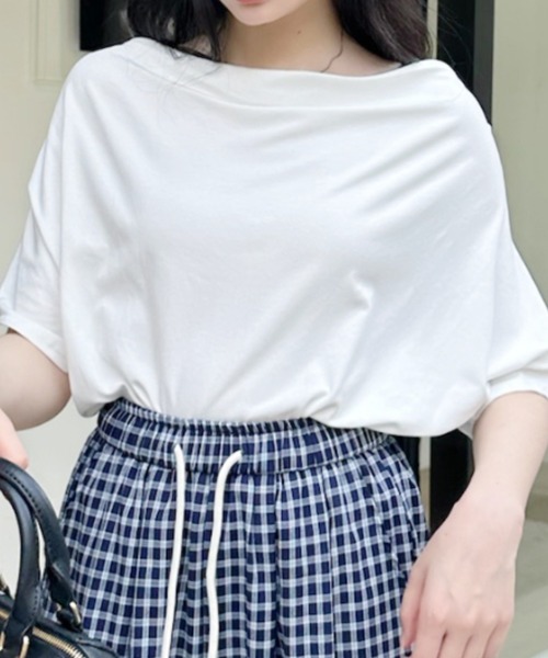 Ada.(エイダ)の「ドレープ ネック デザイン 肩開き カットソー(Tシャツ/カットソー・レディース・グレー/ブラック/ホワイト/ベージュ・FREE)」の9枚目の写真