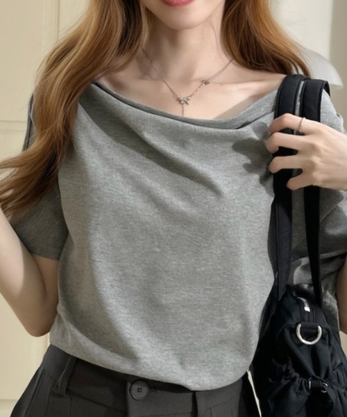 Ada.(エイダ)の「ドレープ ネック デザイン 肩開き カットソー(Tシャツ/カットソー・レディース・グレー/ブラック/ホワイト/ベージュ・FREE)」の16枚目の写真