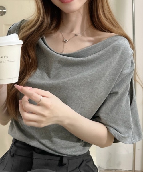 Ada.(エイダ)の「ドレープ ネック デザイン 肩開き カットソー(Tシャツ/カットソー・レディース・グレー/ブラック/ホワイト/ベージュ・FREE)」の20枚目の写真