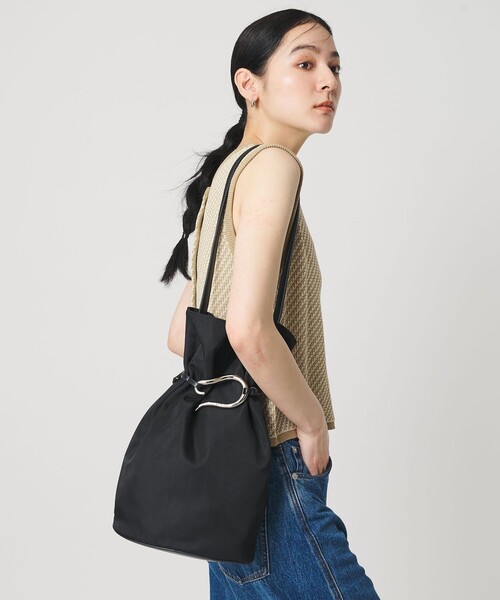 LE VERNIS（ル・ベルニ）の「＜LE VERNIS＞Poire バケット ショルダーバッグ M（ショルダーバッグ・レディース・ブラック・FREE）」の2枚目の写真