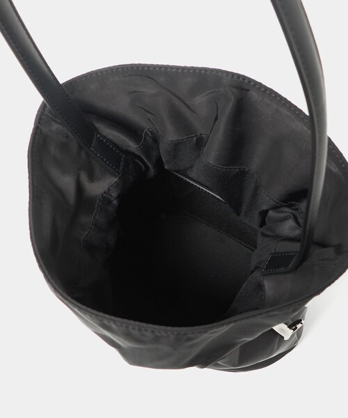 LE VERNIS（ル・ベルニ）の「＜LE VERNIS＞Poire バケット ショルダーバッグ M（ショルダーバッグ・レディース・ブラック・FREE）」の10枚目の写真
