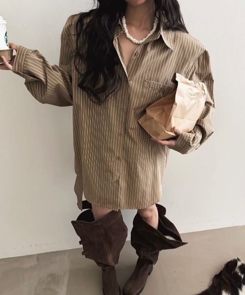 Aelina(エリナ)の「ストライプ柄シャツショートパンツセットアップ(セットアップ・レディース・ダークベージュ/ブルー・FREE)」の5枚目の写真