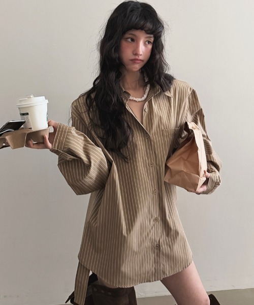 Aelina(エリナ)の「ストライプ柄シャツショートパンツセットアップ(セットアップ・レディース・ダークベージュ/ブルー・FREE)」の3枚目の写真
