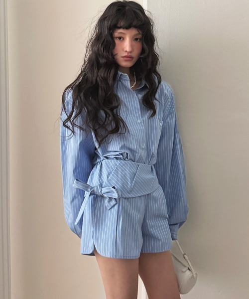 Aelina(エリナ)の「ストライプ柄シャツショートパンツセットアップ(セットアップ・レディース・ダークベージュ/ブルー・FREE)」の13枚目の写真