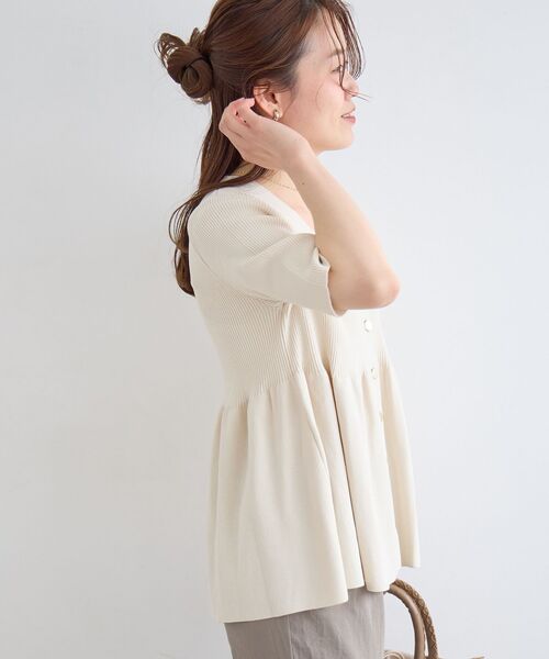 le.coeur blanc（ルクールブラン）の「TORRAZZO DONNA別注フレアラインリブニット（ニット/セーター・レディース・アイボリー/グリーン・38）」の6枚目の写真