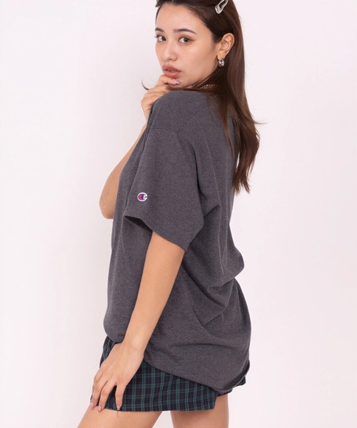 Champion(チャンピオン)の「【Champion/チャンピオン】Authentic T-SHIRTS オーバーサイズ ワンポイント刺繍 半袖Tシャツ ユニセックス(Tシャツ/カットソー・レディース・ホワイト/ネイビー/ブラック/チャコールグレー/グレー/ダークグリーン・L/XL/M)」の3枚目の写真