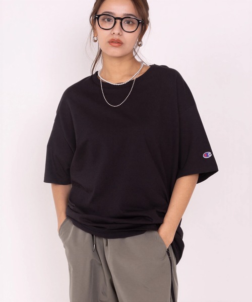 Champion(チャンピオン)の「【Champion/チャンピオン】Authentic T-SHIRTS オーバーサイズ ワンポイント刺繍 半袖Tシャツ ユニセックス(Tシャツ/カットソー・レディース・ホワイト/ネイビー/ブラック/チャコールグレー/グレー/ダークグリーン・L/XL/M)」の2枚目の写真