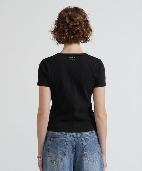 AVIREX(アヴィレックス)の「《DAILY/WOMAN》 S/S HENLEY NECK T-SHIRT(Tシャツ/カットソー・レディース・ブラック/ホワイト・M/S)」の7枚目の写真