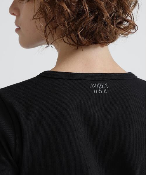 AVIREX(アヴィレックス)の「《DAILY/WOMAN》 S/S HENLEY NECK T-SHIRT(Tシャツ/カットソー・レディース・ブラック/ホワイト・M/S)」の11枚目の写真