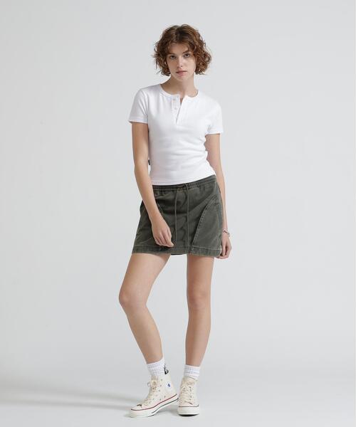 AVIREX(アヴィレックス)の「《DAILY/WOMAN》 S/S HENLEY NECK T-SHIRT(Tシャツ/カットソー・レディース・ブラック/ホワイト・M/S)」の19枚目の写真
