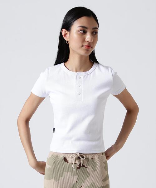 AVIREX(アヴィレックス)の「《DAILY/WOMAN》 S/S HENLEY NECK T-SHIRT(Tシャツ/カットソー・レディース・ブラック/ホワイト・M/S)」の21枚目の写真