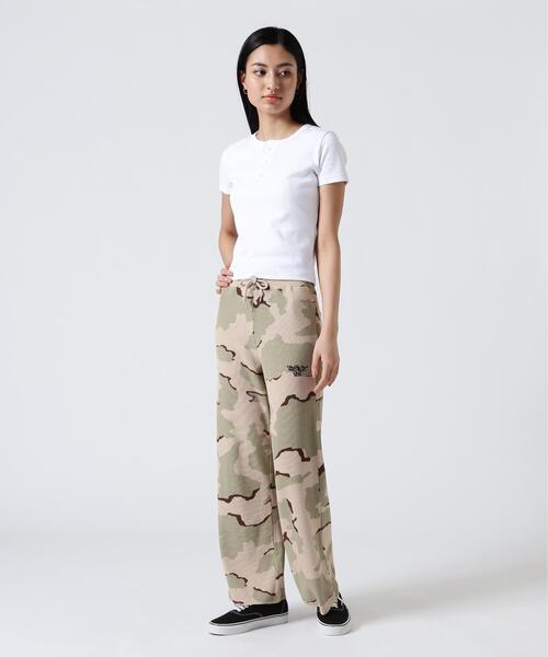 AVIREX(アヴィレックス)の「《DAILY/WOMAN》 S/S HENLEY NECK T-SHIRT(Tシャツ/カットソー・レディース・ブラック/ホワイト・M/S)」の22枚目の写真