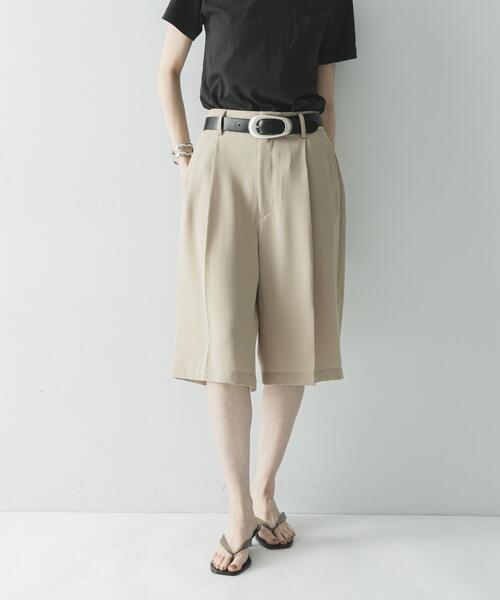 URBAN RESEARCH（アーバンリサーチ）の「『UR TECH DRYLUXE』ハーフパンツ（その他パンツ・レディース・ベージュ/ブラック・38/36）」の2枚目の写真