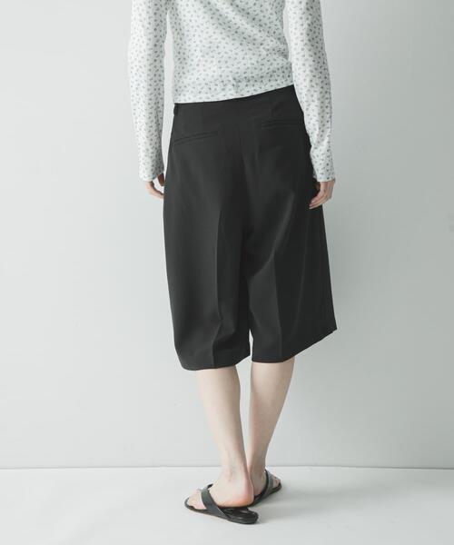 URBAN RESEARCH（アーバンリサーチ）の「『UR TECH DRYLUXE』ハーフパンツ（その他パンツ・レディース・ベージュ/ブラック・38/36）」の13枚目の写真