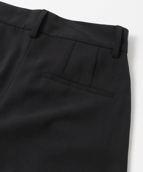 URBAN RESEARCH（アーバンリサーチ）の「『UR TECH DRYLUXE』ハーフパンツ（その他パンツ・レディース・ベージュ/ブラック・38/36）」の5枚目の写真