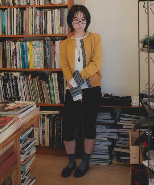 miette(ミエット)の「シャツレイヤード風クルーネックニットカーディガン(カーディガン/ボレロ・レディース・グレー/ブラウン/マスタード・FREE)」の21枚目の写真