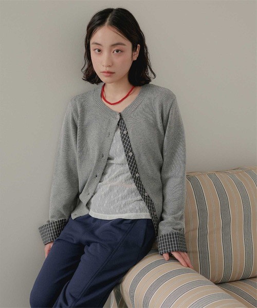 miette(ミエット)の「シャツレイヤード風クルーネックニットカーディガン(カーディガン/ボレロ・レディース・グレー/ブラウン/マスタード・FREE)」の4枚目の写真