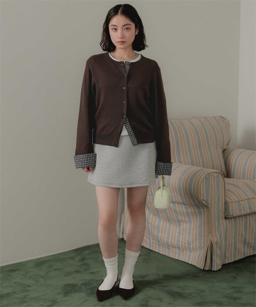 miette(ミエット)の「シャツレイヤード風クルーネックニットカーディガン(カーディガン/ボレロ・レディース・グレー/ブラウン/マスタード・FREE)」の11枚目の写真