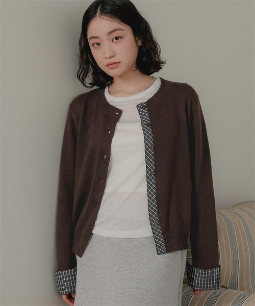 miette(ミエット)の「シャツレイヤード風クルーネックニットカーディガン(カーディガン/ボレロ・レディース・グレー/ブラウン/マスタード・FREE)」の15枚目の写真
