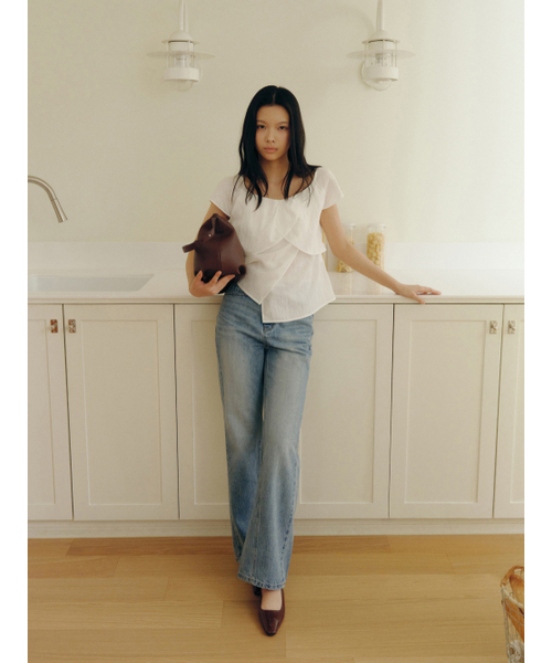 Yuje(ユジェ)の「CUT OUT DENIM 002(Light Blue, 3size)(デニムパンツ・レディース・その他・LARGE/MEDIUM/SMALL)」の2枚目の写真