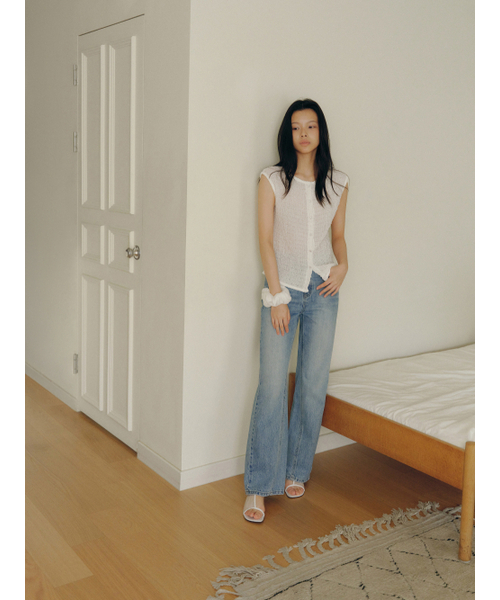 Yuje(ユジェ)の「CUT OUT DENIM 002(Light Blue, 3size)(デニムパンツ・レディース・その他・LARGE/MEDIUM/SMALL)」の8枚目の写真