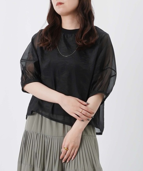 LUCA/LADY LUCK LUCA(ルカ/レディラックルカ)の「LC/LLL 【新色追加】シアー重ねランタンスリーブプルオーバー(Tシャツ/カットソー・レディース・ブラック/オフホワイト/ブラウン/グレー・FREE)」の3枚目の写真